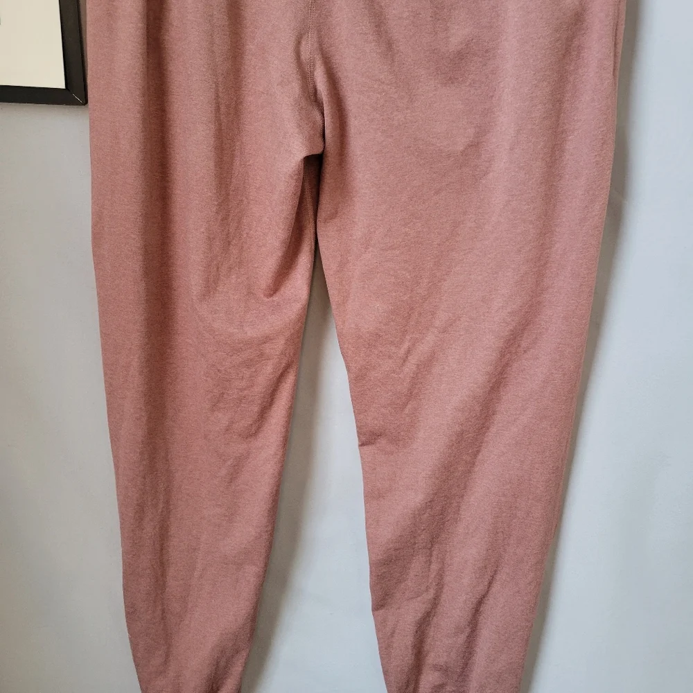 Vuori Women's‎ Boyfriend Jogger Sweatpant Terracotta Heather M